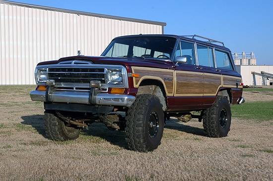 Rough Country - 3 Inch Jeep Suspension Lift System 84-90 Grand Wagoneer 76-88 J10/J20 76-83 Cherokee SJ 76-83 Wagoneer Rough Country