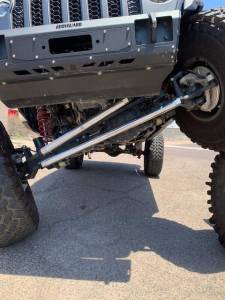 Apex Chassis Heavy Duty 2.5 Ton Tie Rod & Drag Link Assembly in Polished Aluminum Fits: 19-22 Jeep Gladiator JT 18-22 Jeep Wrangler JL. Note: This FLIP kit fits a Dana 44 axle with a lift exceeding 4.5 inches. Requires drilling the knuckle.