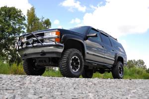 Rough Country - 6.0 Inch GM Suspension Lift Kit w/ V2 Shocks Rough Country - Image 2