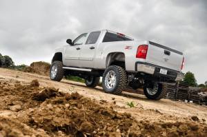 Rough Country - 7.5 Inch GM NTD Suspension Lift Kit (11-19 2500HD/3500HD) Rough Country - Image 3