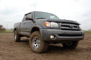 Rough Country - 2.5 Inch Toyota Suspension Lift Kit w/N3 Struts and Shocks Rough Country - Image 4