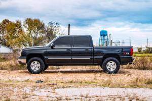 Rough Country - 1.5 - 2.5 Inch GM Leveling Lift Kit w/ V2 Shocks 99-06 1500 PU 4WD Rough Country - Image 5
